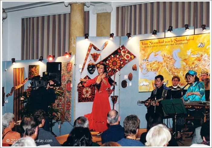 Gülay Princess & The Ensemble Aras in Villach, Parkhotel (2000)