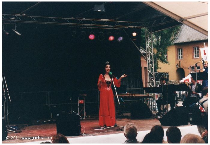 Gülay Princess at Vollrads Castle, Rheingau Festival (1999)