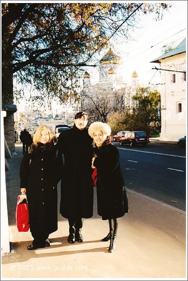 Reet Kudu, Nariman Hodjati and Gülay Princess in Moscow (2001)