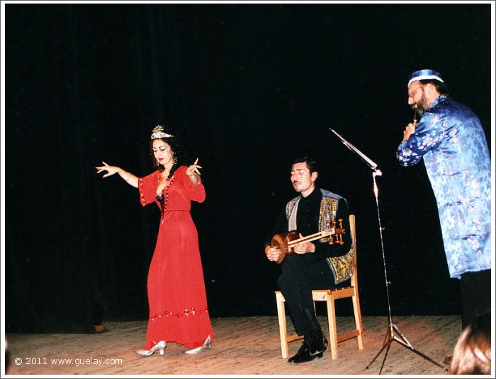The Ensemble Aras, performance at The Young Actor's Musical Theatre in Moscow (2001)