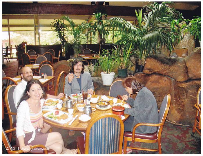 Gülay Princess & The Ensemble Aras at Lunch in Ventura, California (2006)