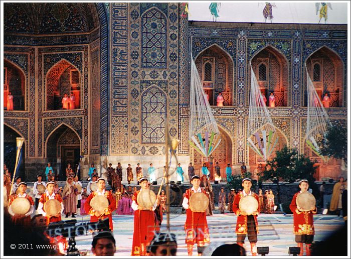 opening ceremony of the Sharq Taronalari Music Festival (1999)